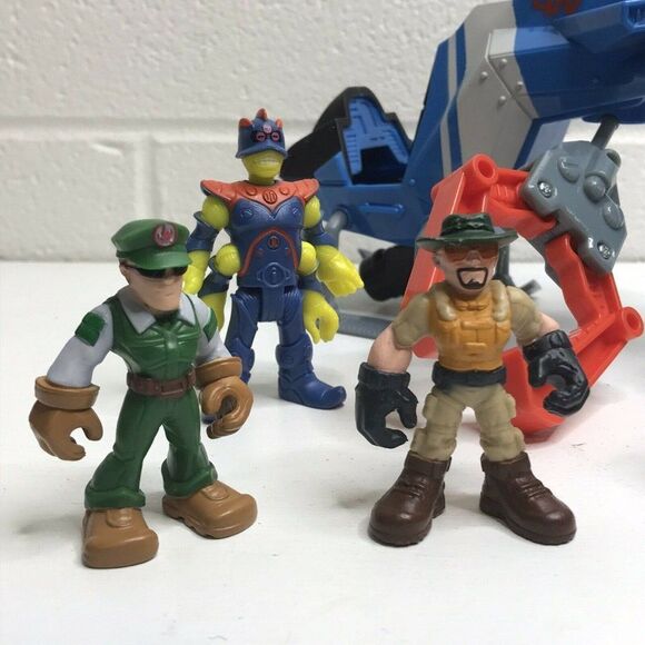 Playskool HeroesToys Jurassic World Dino Tracker Helicopter and Action Figures - Picture 2 of 12